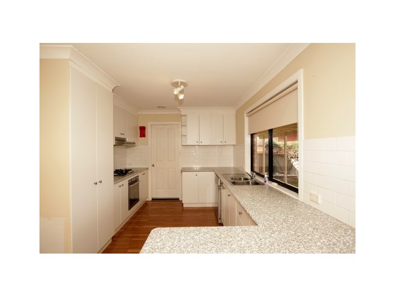 12 Galleon Place, Estella NSW 2650