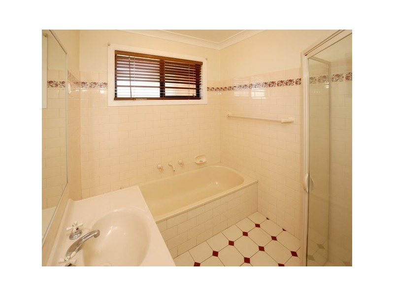 12 Galleon Place, Estella NSW 2650