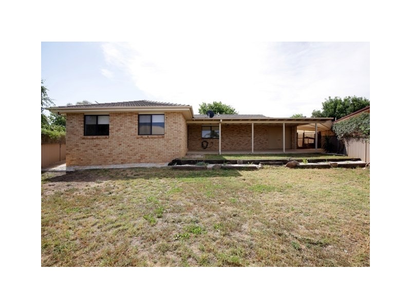 12 Galleon Place, Estella NSW 2650