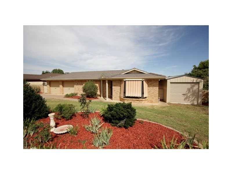 12 Galleon Place, Estella NSW 2650