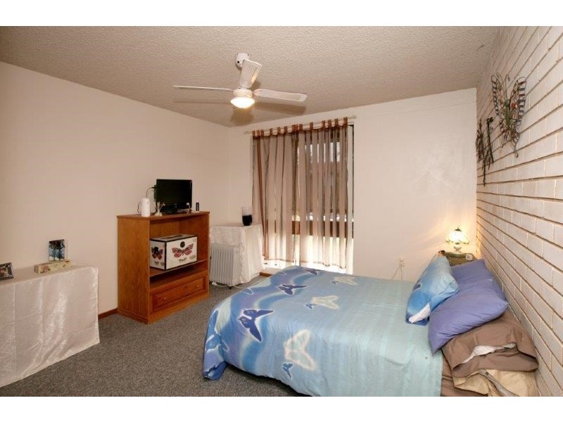 2/9 Nordlingen Drive, Wagga Wagga NSW 2650