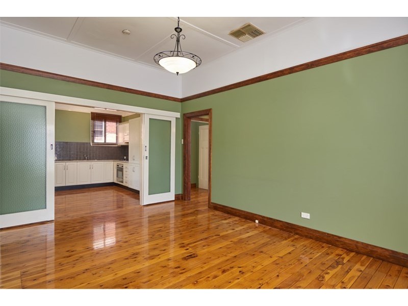 11 Bimbeen Street, Turvey Park NSW 2650