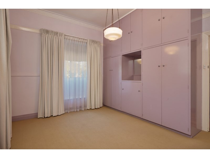 11 Bimbeen Street, Turvey Park NSW 2650