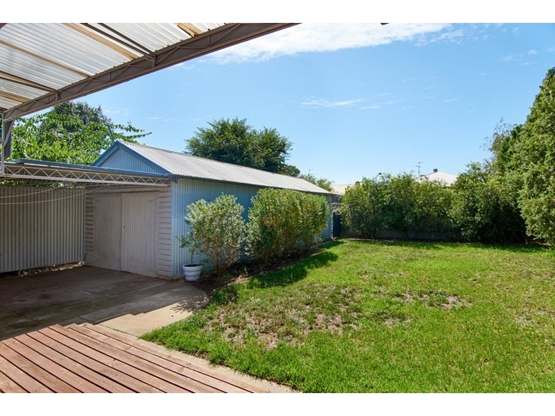 11 Bimbeen Street, Turvey Park NSW 2650