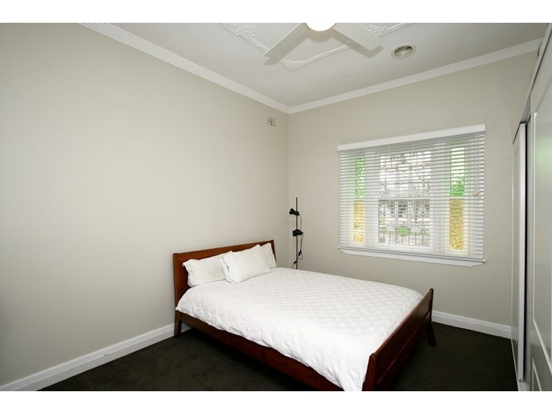 18 Lindsay Street, Turvey Park NSW 2650