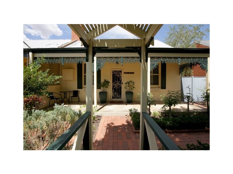 37 Fox Street, Wagga Wagga NSW 2650