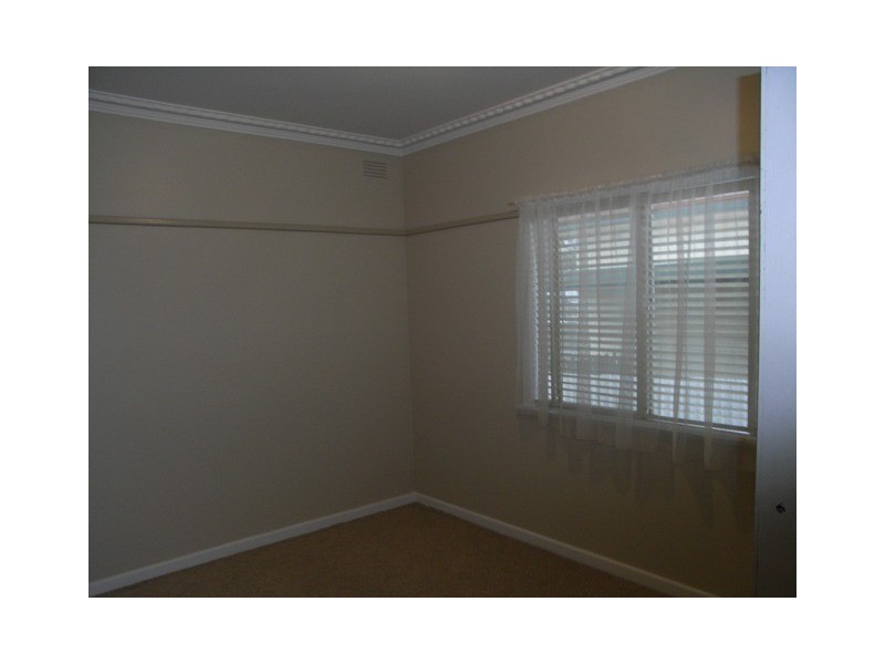 27 Kennedy Avenue, Wagga Wagga NSW 2650