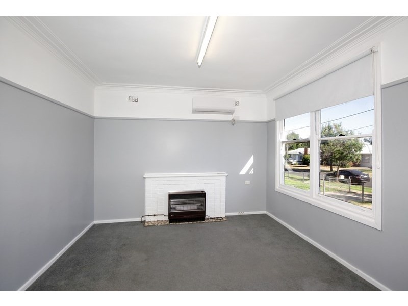 14 Doyle Avenue, Mount Austin NSW 2650