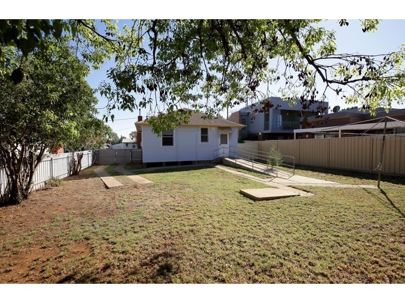 14 Doyle Avenue, Mount Austin NSW 2650