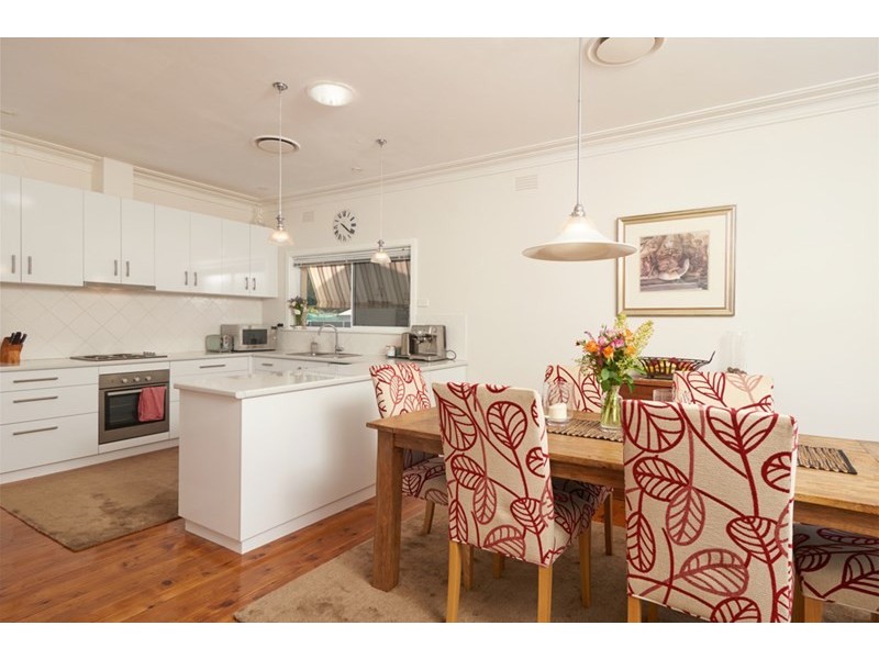 6 Campbell Place, Wagga Wagga NSW 2650