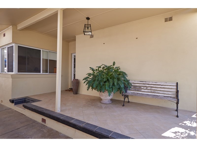 6 Campbell Place, Wagga Wagga NSW 2650