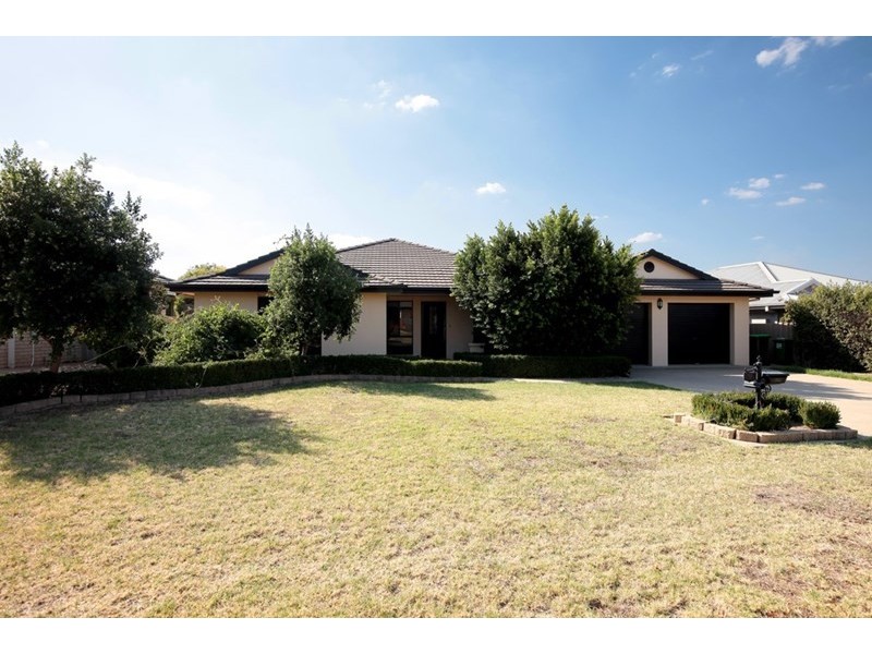 1d Nunkeri Street, Glenfield Park NSW 2650