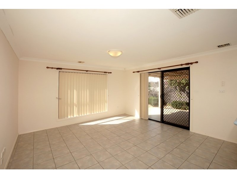 1d Nunkeri Street, Glenfield Park NSW 2650