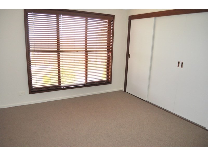 33 Henwood Avenue, Wagga Wagga NSW 2650