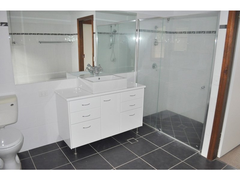 33 Henwood Avenue, Wagga Wagga NSW 2650