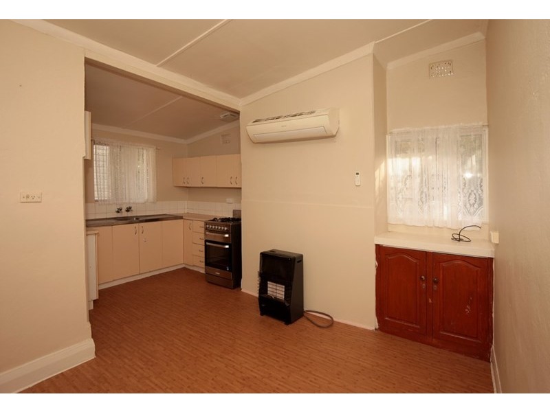 130 Tompson Street, Wagga Wagga NSW 2650