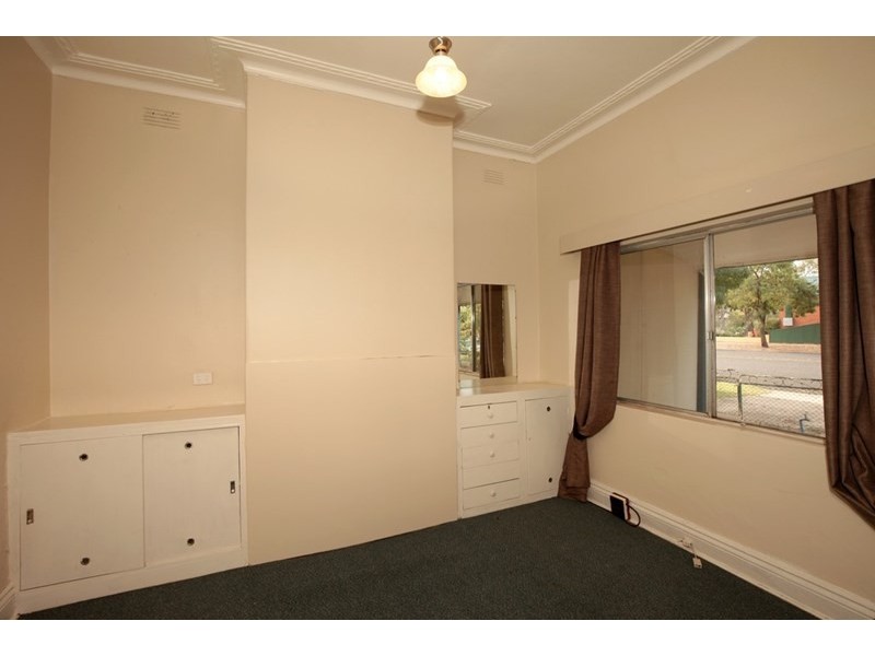 130 Tompson Street, Wagga Wagga NSW 2650