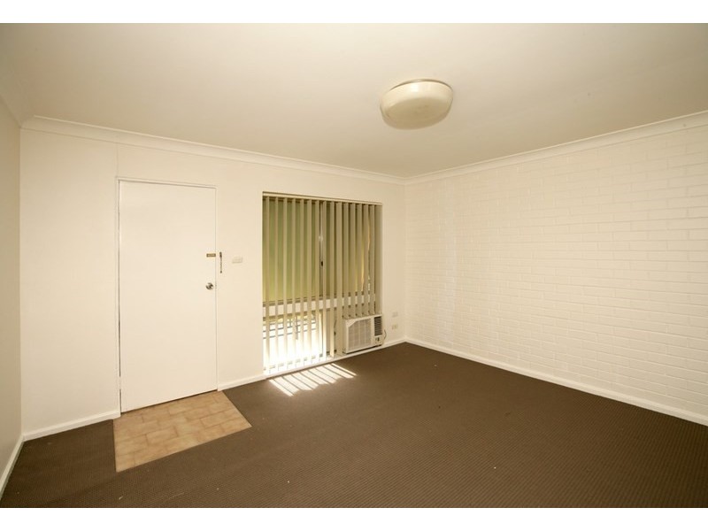 5/4 Nordlingen Drive, Tolland NSW 2650