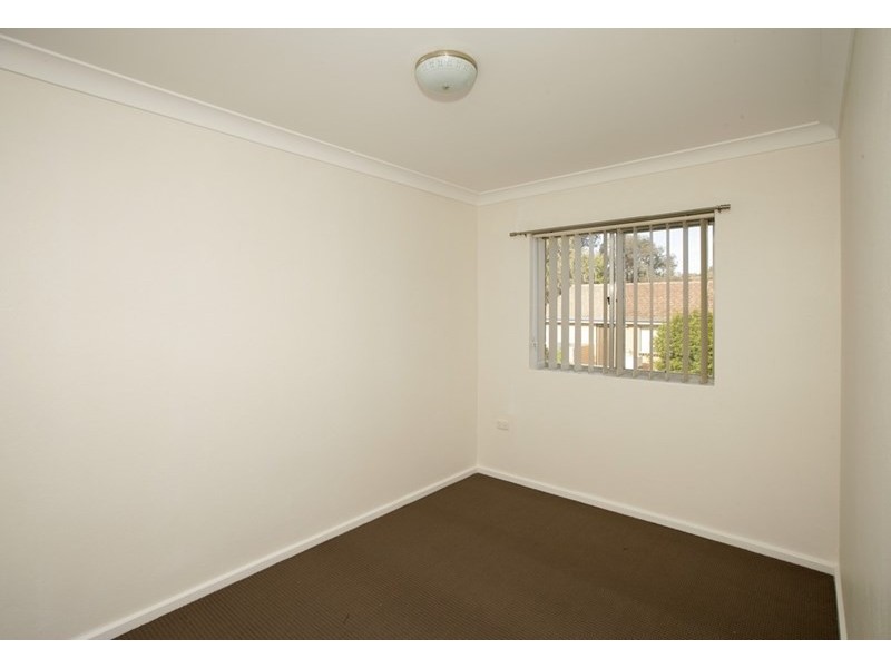 5/4 Nordlingen Drive, Tolland NSW 2650