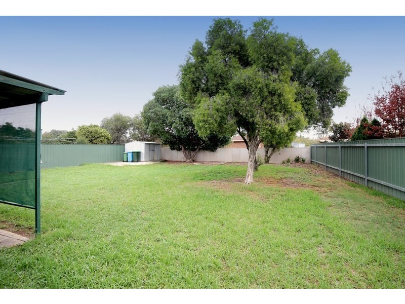 34 Naretha Street, Glenfield Park NSW 2650