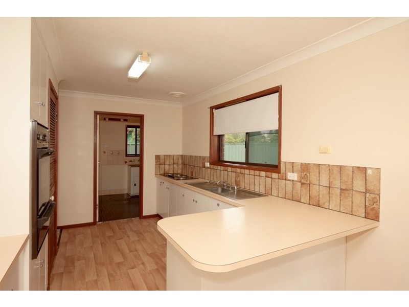 34 Naretha Street, Glenfield Park NSW 2650