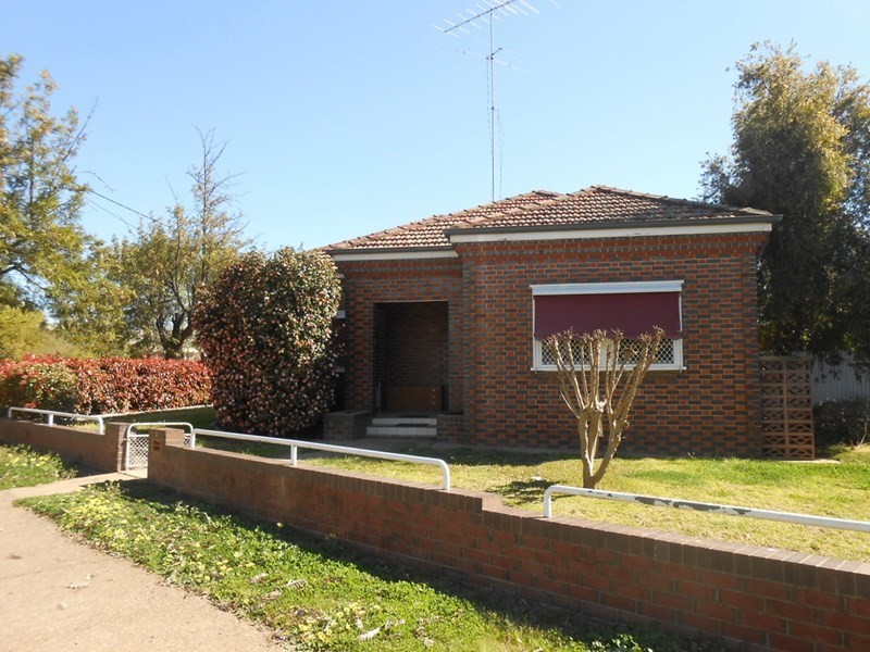 2 Murray Street, Wagga Wagga NSW 2650