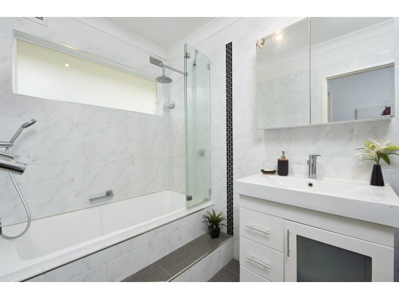 1 Crawford Street, Ashmont NSW 2650