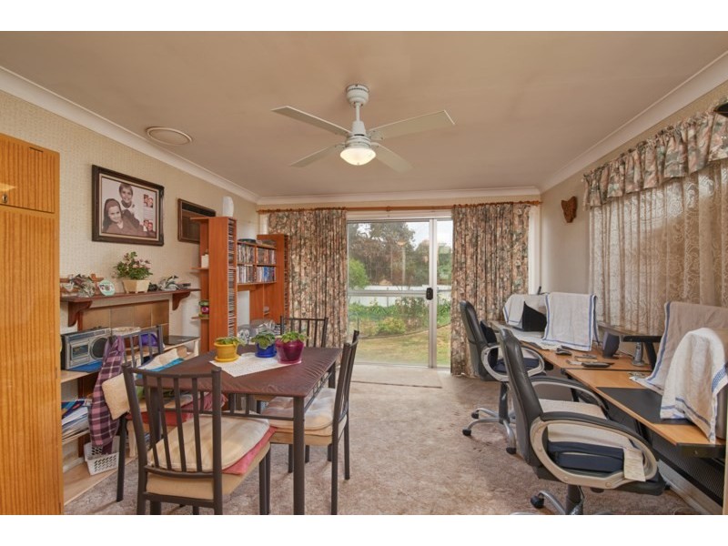 7 Bruce Street, Tolland NSW 2650