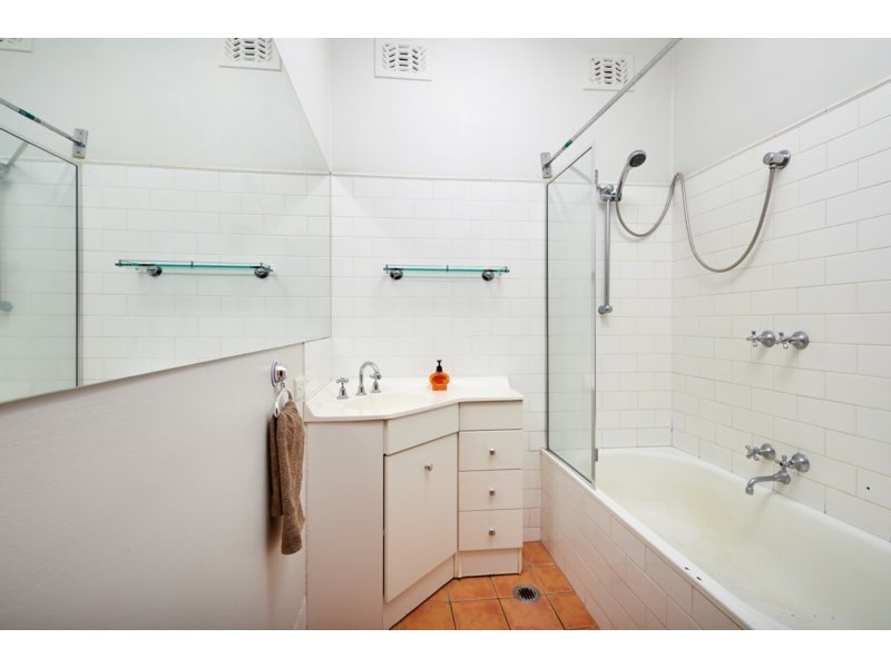 4 Sullivan Avenue, Wagga Wagga NSW 2650