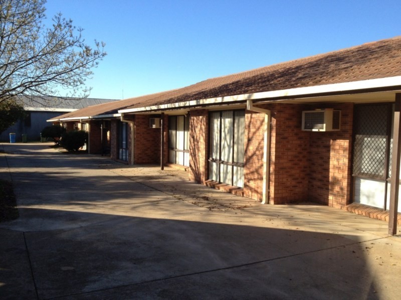 2/16 Bulolo Street, Ashmont NSW 2650