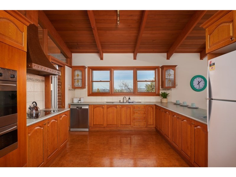 1 Baree Place, Kooringal NSW 2650