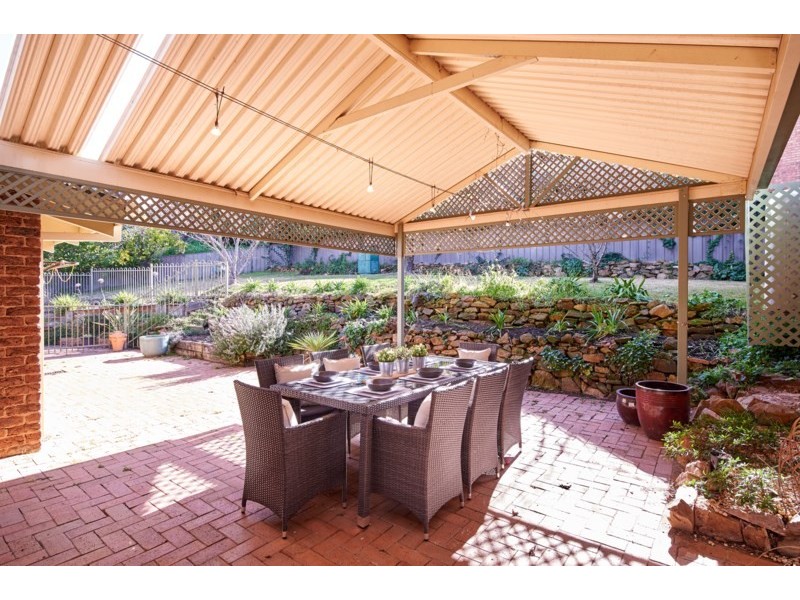 1 Baree Place, Kooringal NSW 2650