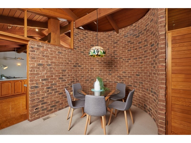 1 Baree Place, Kooringal NSW 2650