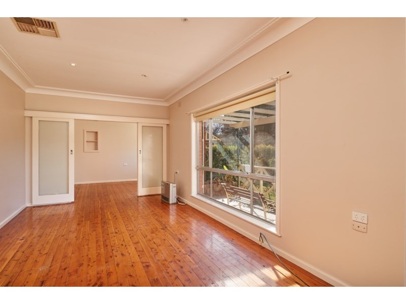 18 Boronia Street, Kooringal NSW 2650