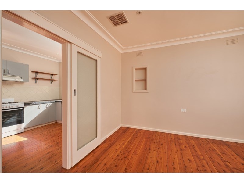 18 Boronia Street, Kooringal NSW 2650