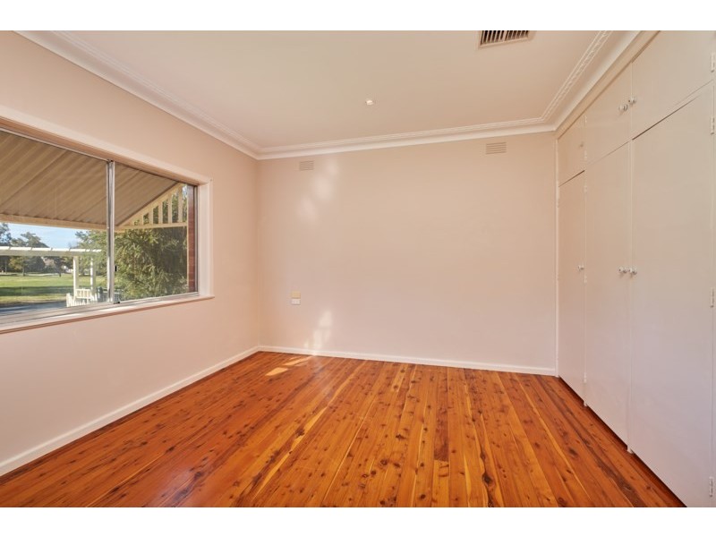 18 Boronia Street, Kooringal NSW 2650