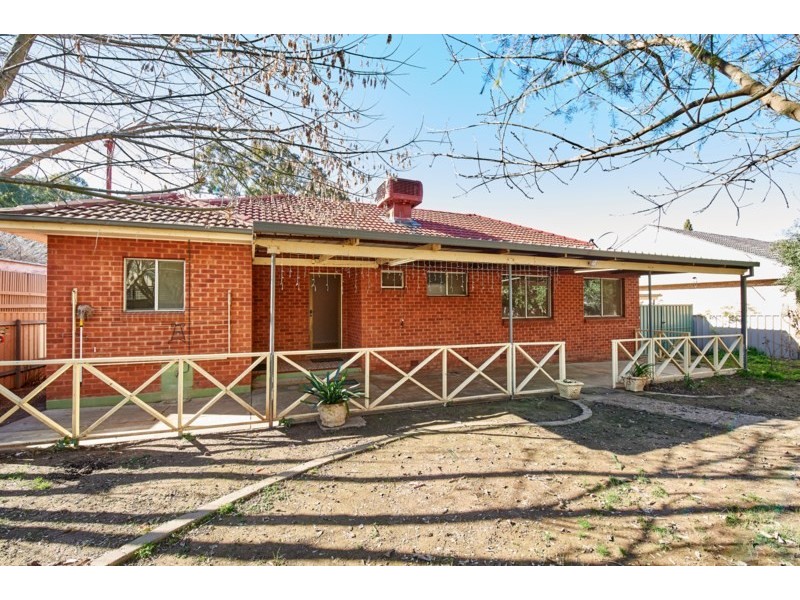 18 Boronia Street, Kooringal NSW 2650