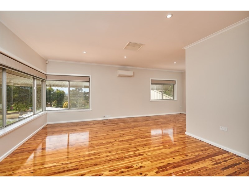 5 Warrawong Street, Kooringal NSW 2650