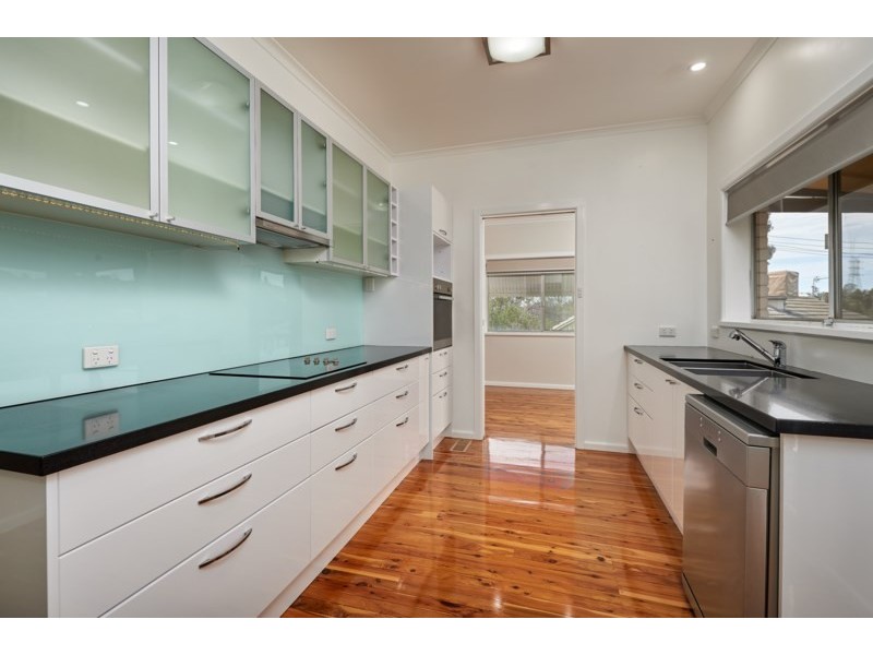 5 Warrawong Street, Kooringal NSW 2650