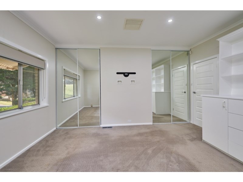 5 Warrawong Street, Kooringal NSW 2650