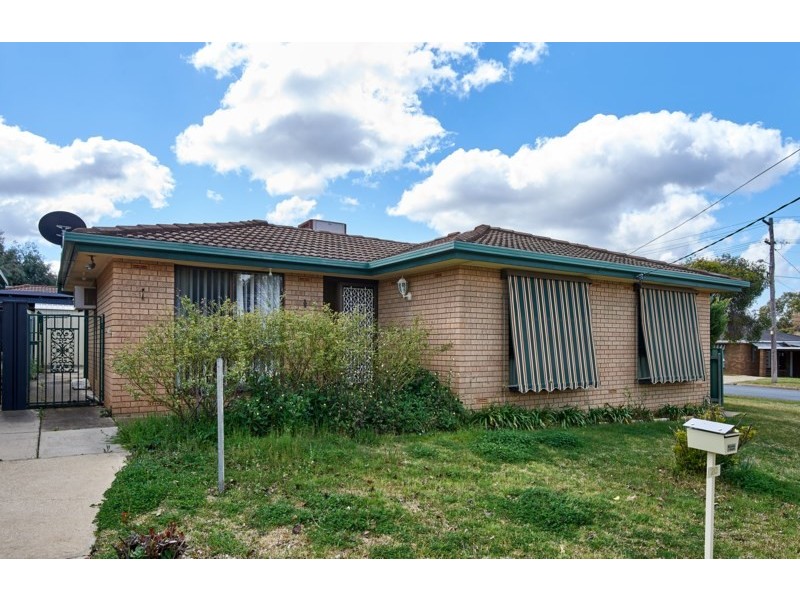 20 Merinda Crescent, Kooringal NSW 2650