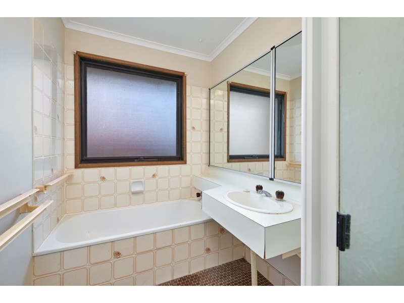 7 Goborra Street, Glenfield Park NSW 2650