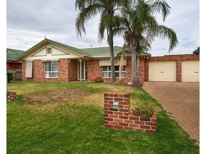 20 Kaldari Crescent, Glenfield Park NSW 2650