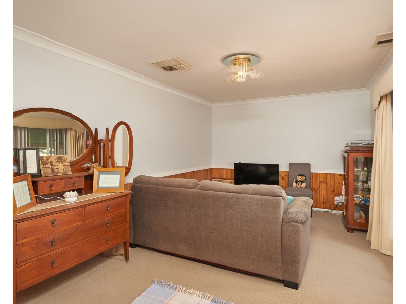 20 Kaldari Crescent, Glenfield Park NSW 2650