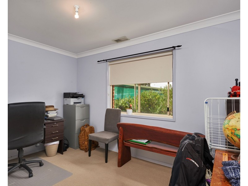 20 Kaldari Crescent, Glenfield Park NSW 2650