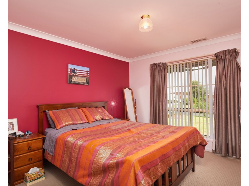 20 Kaldari Crescent, Glenfield Park NSW 2650