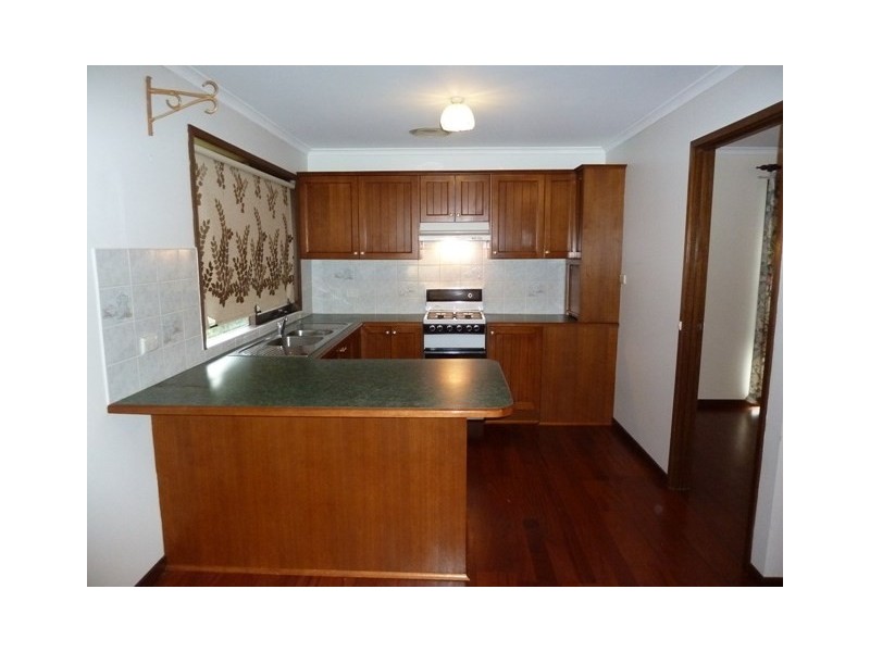 27 Pugsley Avenue, Estella NSW 2650