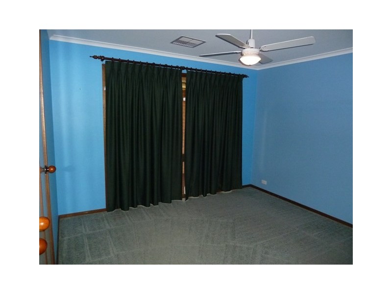 27 Pugsley Avenue, Estella NSW 2650