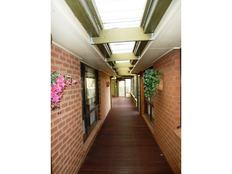 27 Pugsley Avenue, Estella NSW 2650