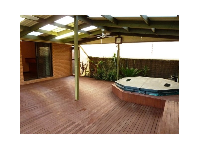 27 Pugsley Avenue, Estella NSW 2650